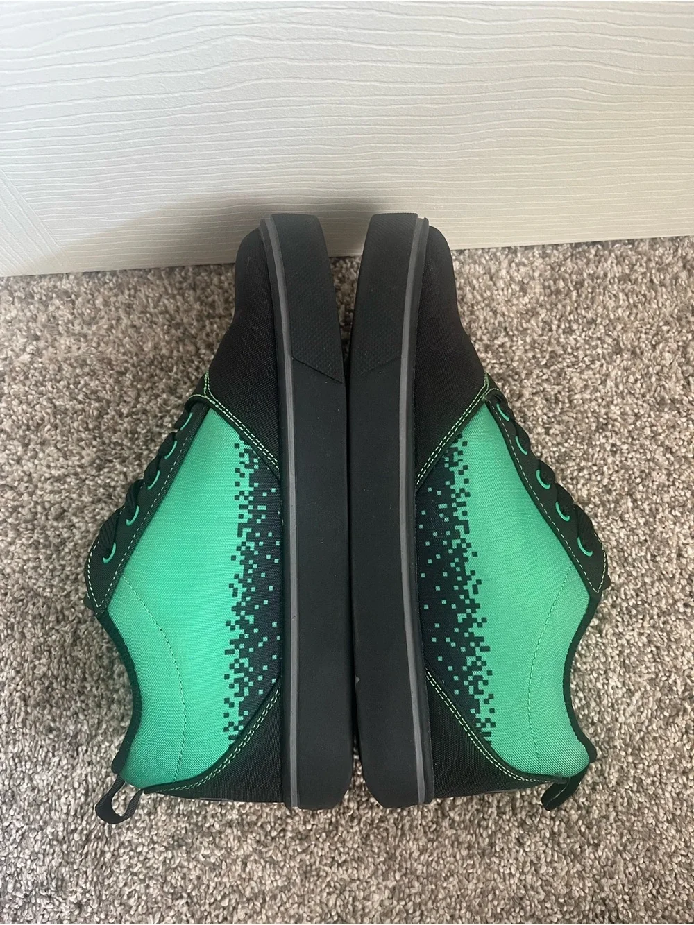 Heelys YOUTH Green and Black Mind Craft Skate Sneakers